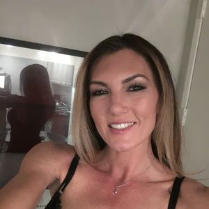 Meet your Posher, Aurora